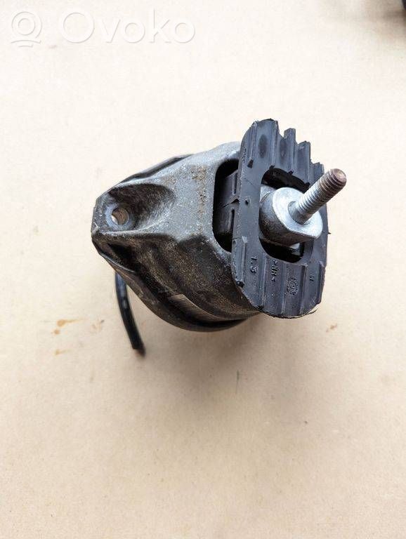 BMW 5 E60 E61 Engine mount bracket 