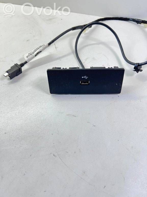 Enchufe conector USB   DS7T14D202DD,151105D,LU13D