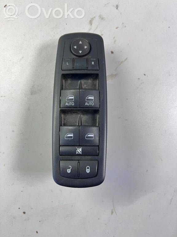 Chrysler Pacifica Electric window control switch 