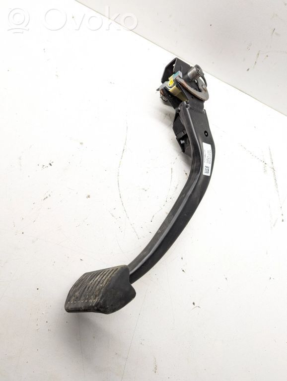 Volvo S90, V90 Brake pedal 