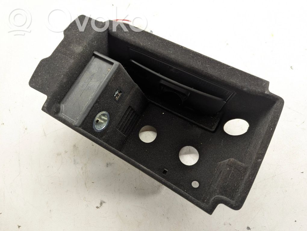 BMW 7 G11 G12 Wireless charging module 