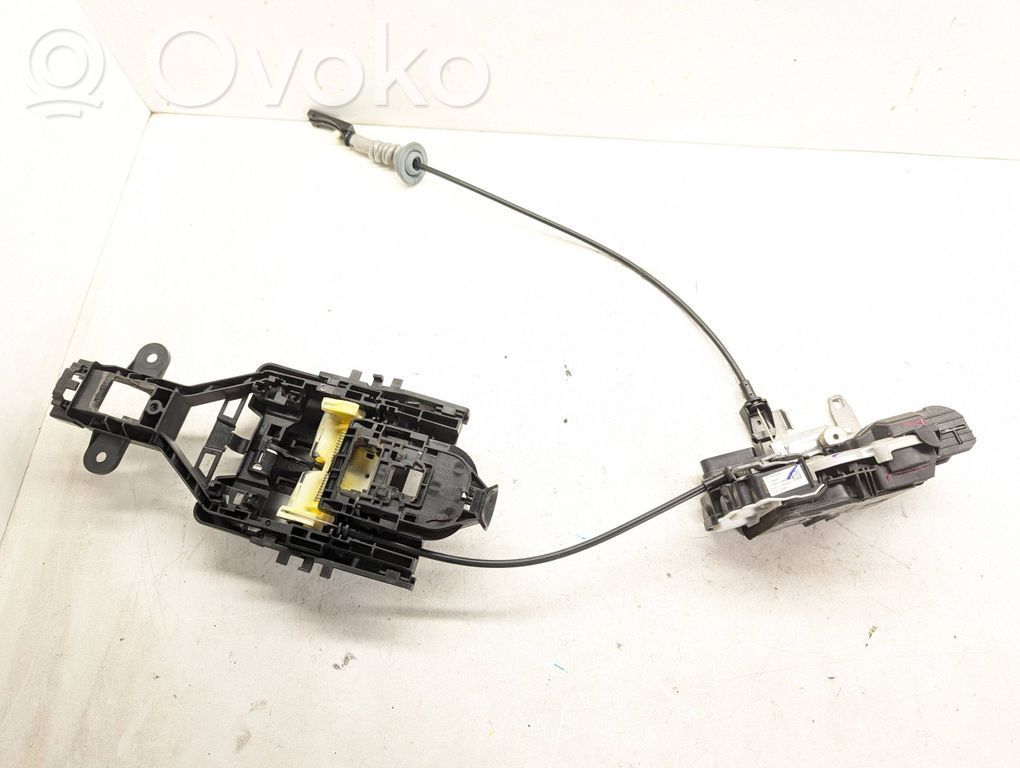 Volvo XC90 Priekšpusē slēdzene 