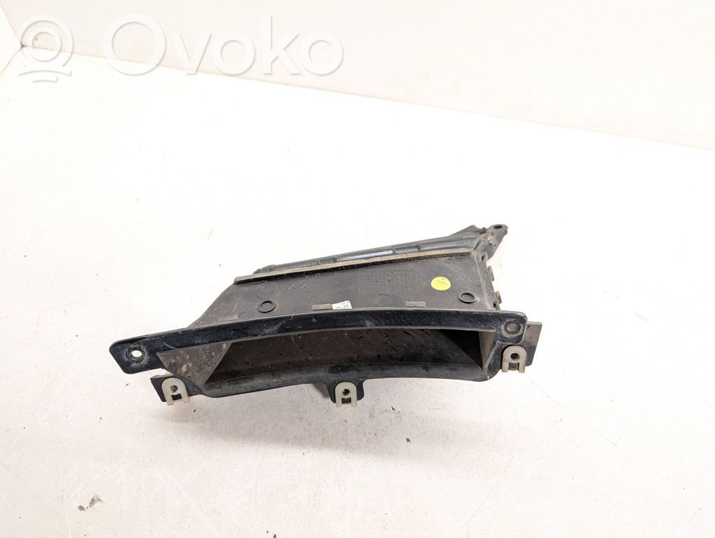 BMW 7 G11 G12 Ilmanoton kanavan osa 