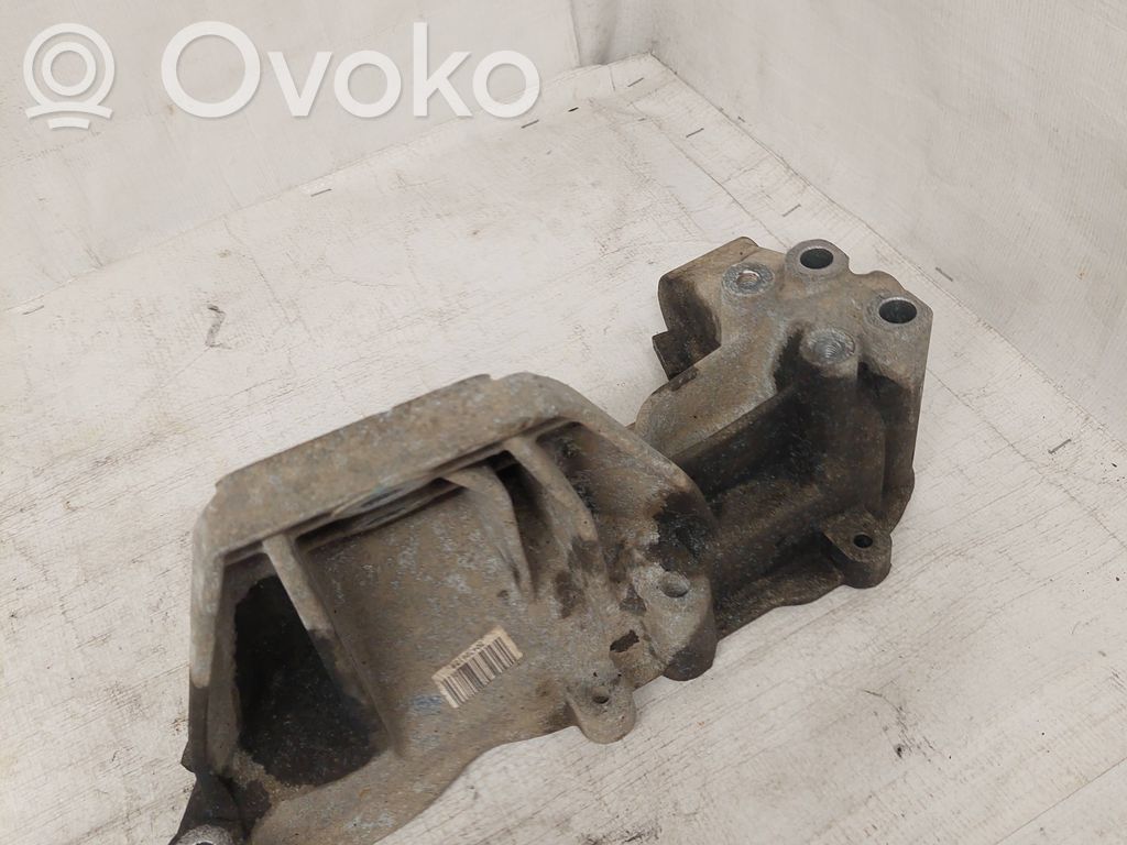 Iveco Daily 5th gen Engine mounting bracket 