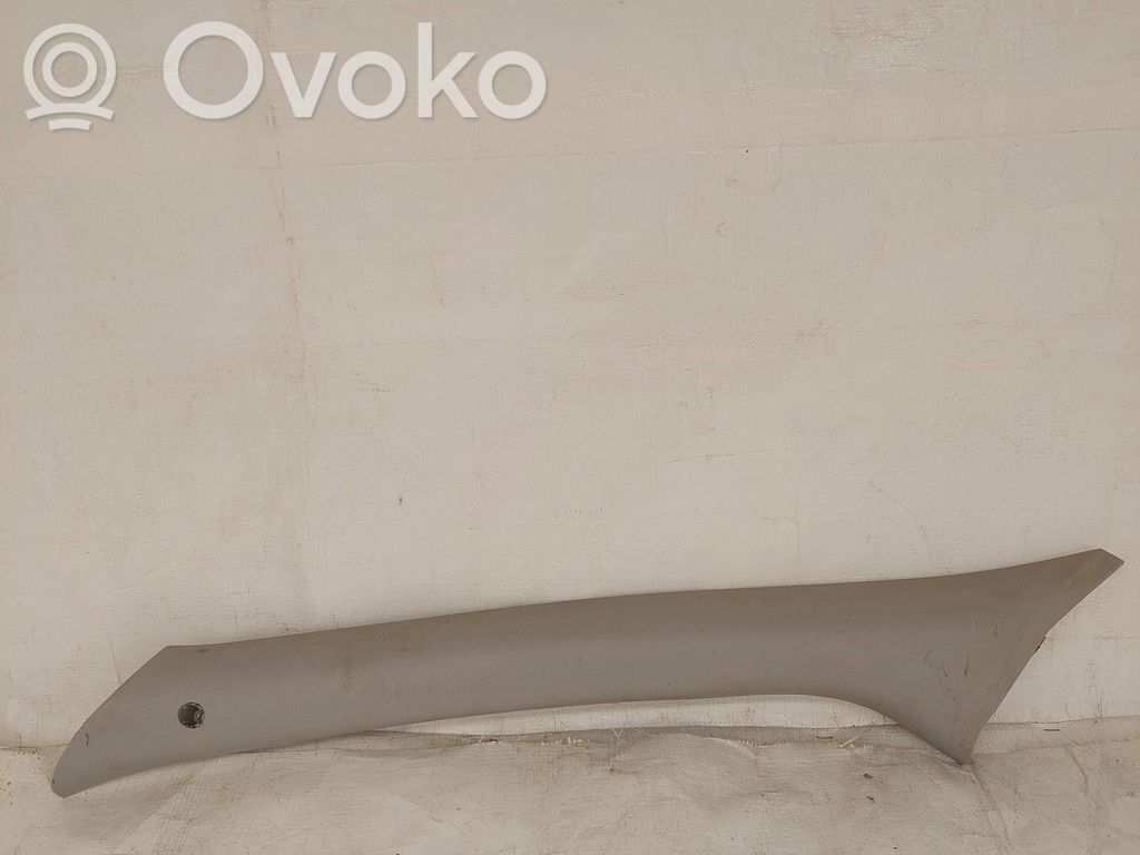 Iveco Daily 4th gen Rivestimento montante (A) 