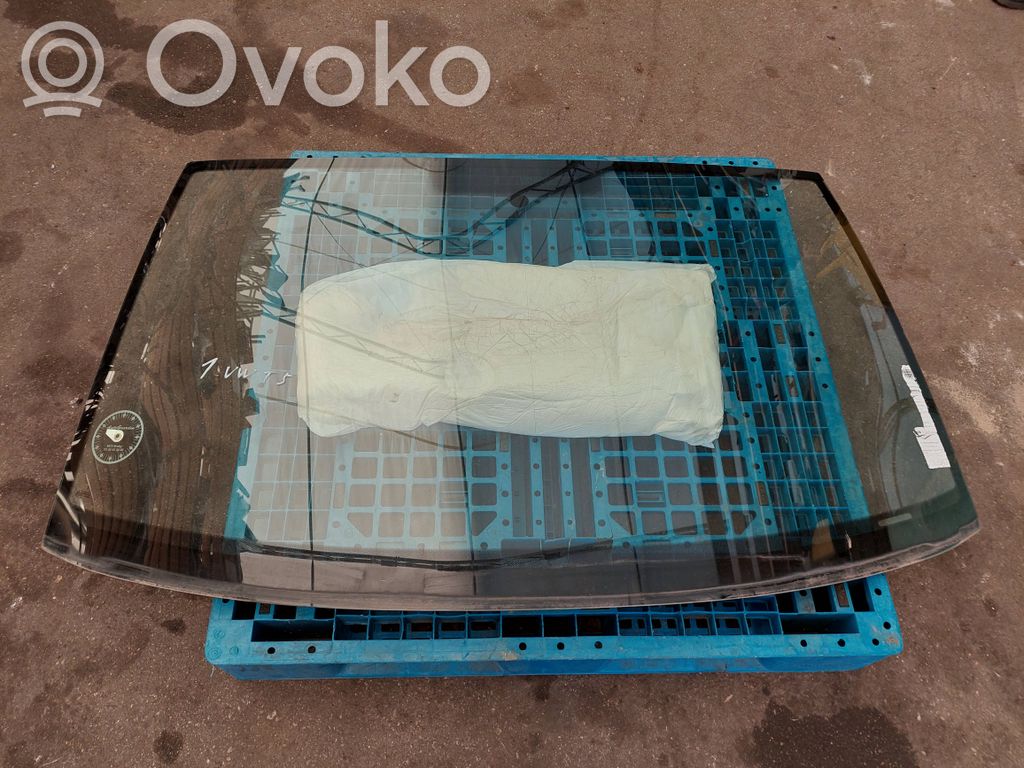 Volkswagen Transporter - Caravelle T5 Front windscreen/windshield window 