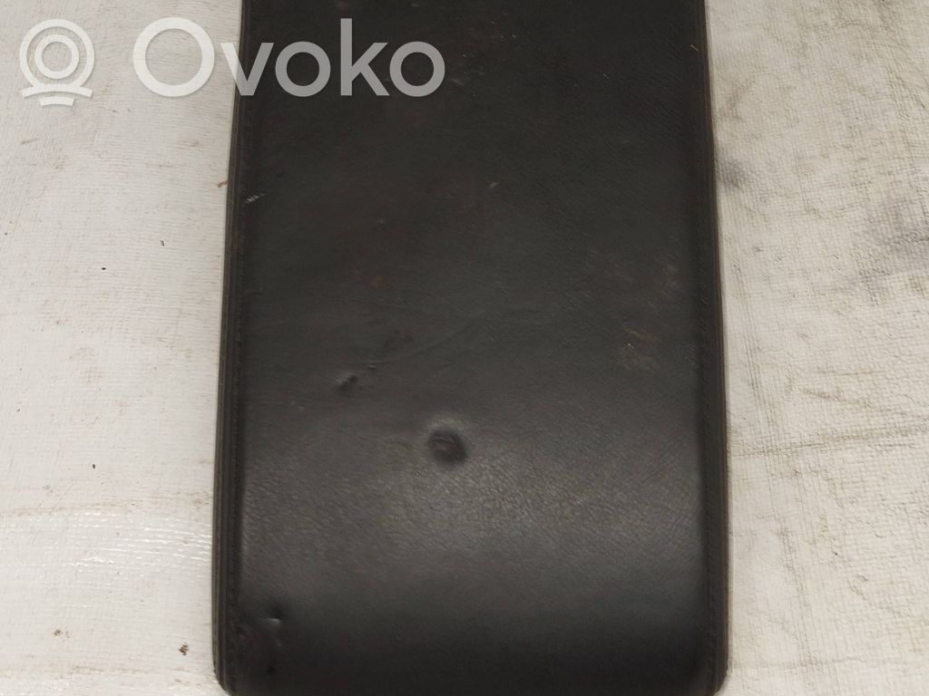 Volkswagen PASSAT B8 Armrest 
