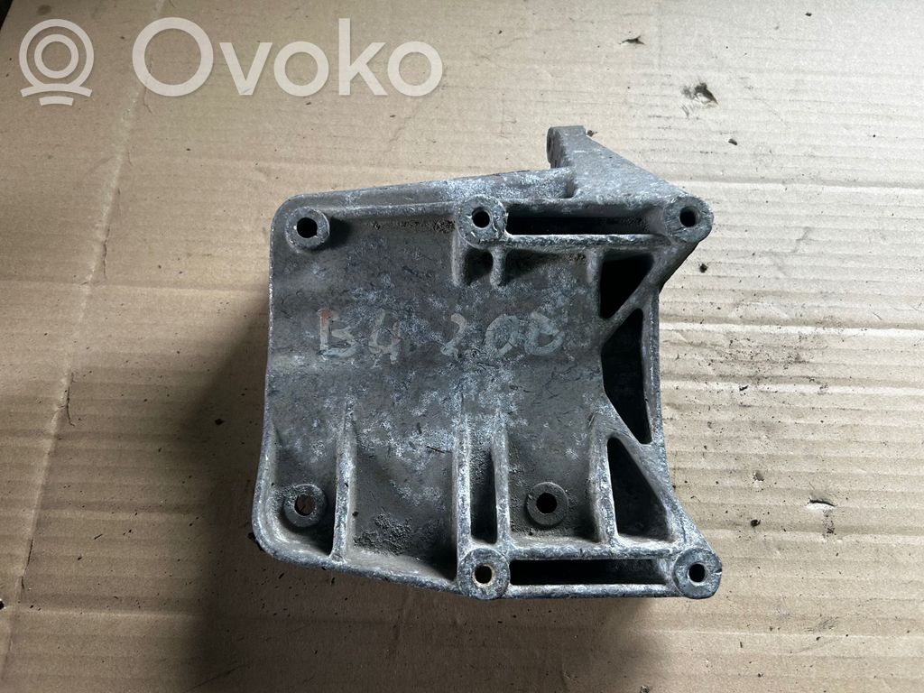 Audi 80 90 S2 B4 A/C compressor mount bracket 