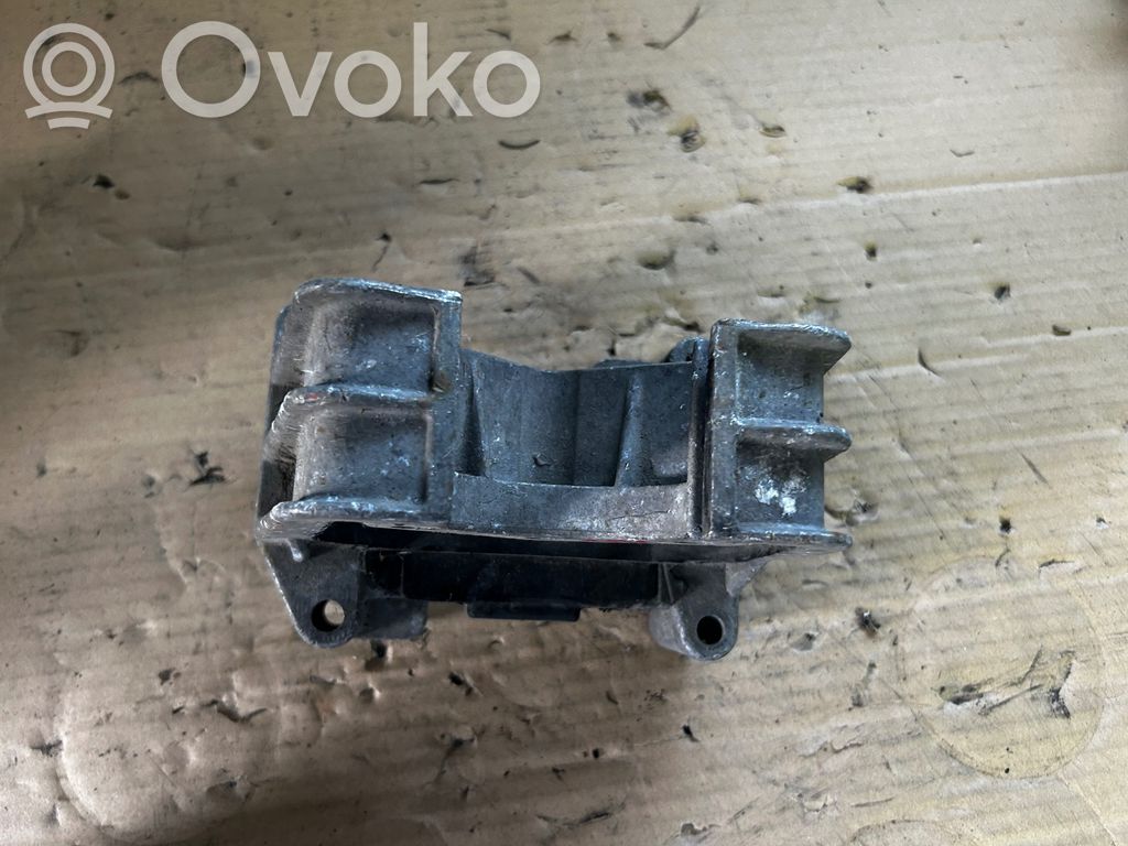 Opel Vectra B Engine mount bracket 
