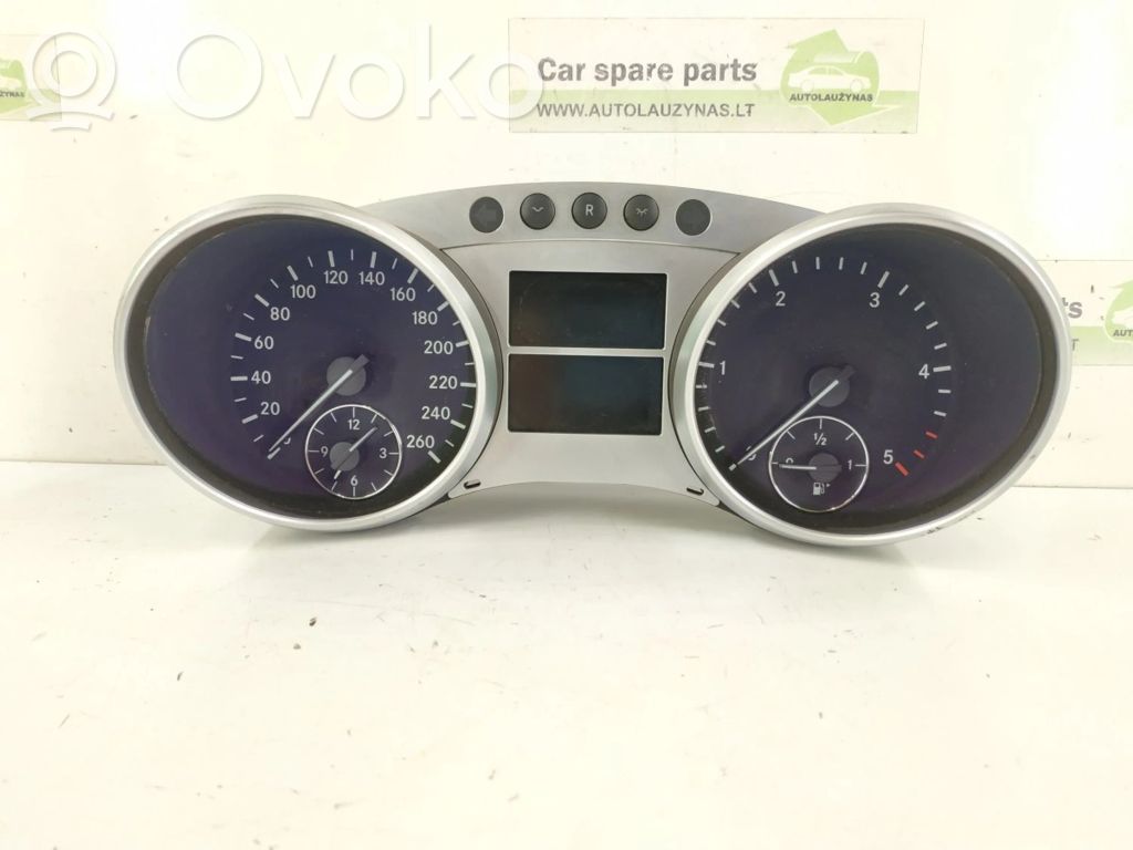 Mercedes-Benz R W251 Licznik / Prędkościomierz 