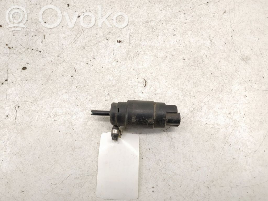 BMW 3 E36 Windshield washer spray nozzle 