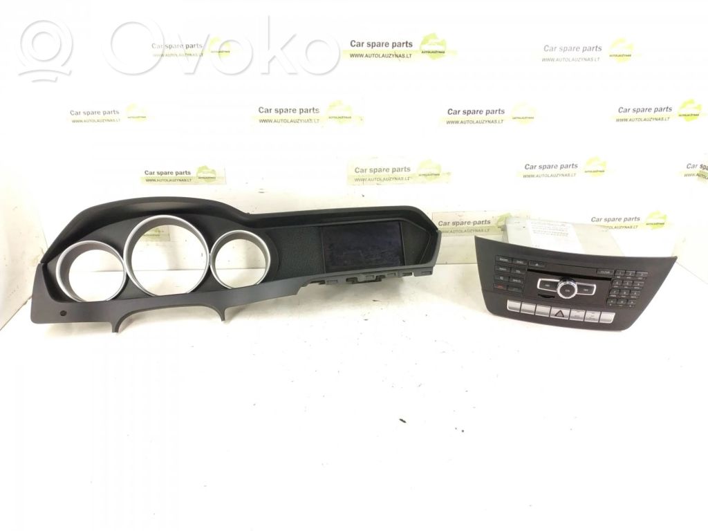 Mercedes-Benz C W204 Panel / Radioodtwarzacz CD/DVD/GPS 