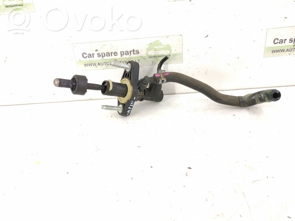 Toyota Yaris Kytkimen pääsylinteri 