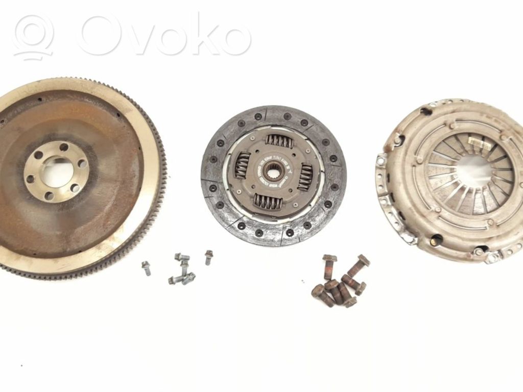 Kit d'embrayage   1342500203,1352500004,1350300005,A1342500203,A1350300005,A1352500004,MN128441,MN130489