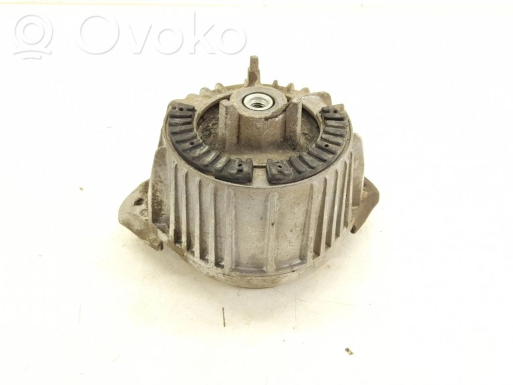 Mercedes-Benz E W212 Engine mount bracket 
