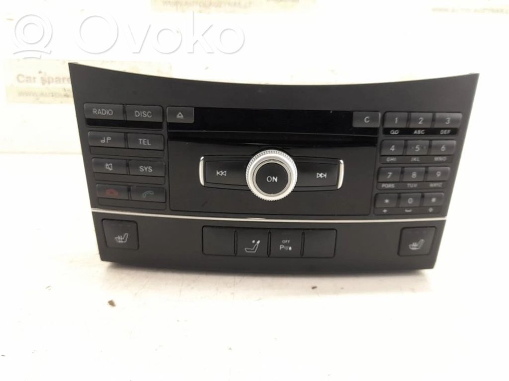Mercedes-Benz E W212 Panel / Radioodtwarzacz CD/DVD/GPS 