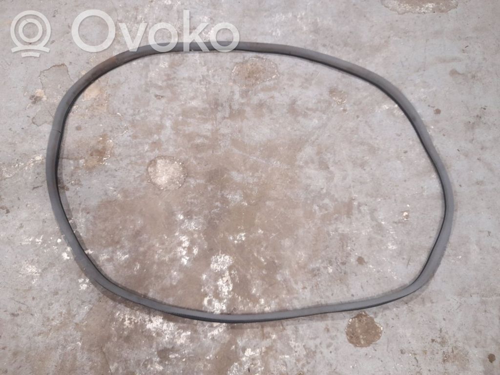 Mercedes-Benz ML W164 Uszczelka szyby drzwi przednich 