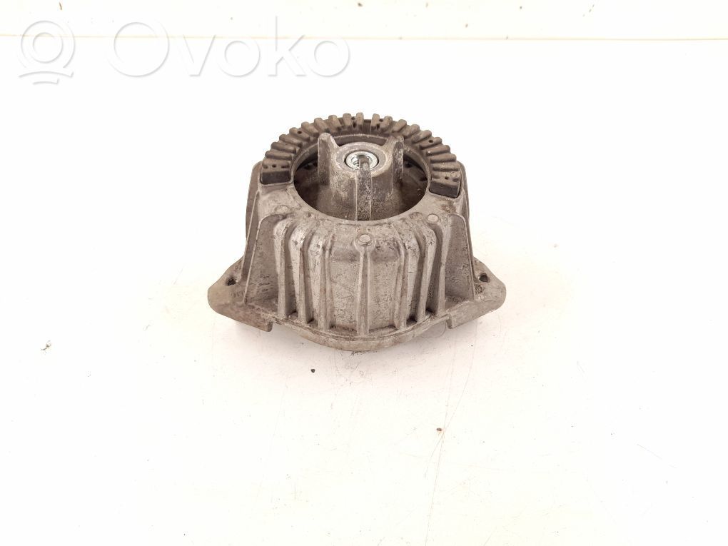 Mercedes-Benz E W212 Engine mount bracket 