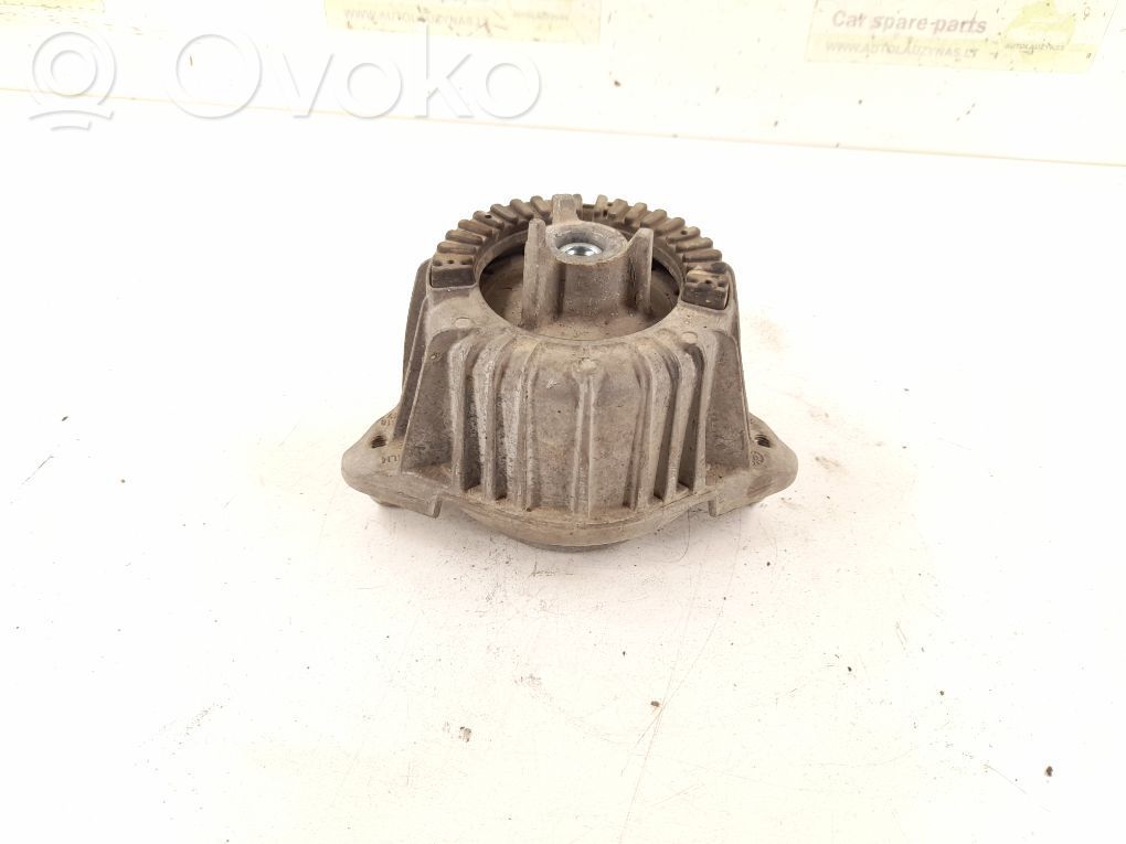 Mercedes-Benz E W212 Engine mount bracket 