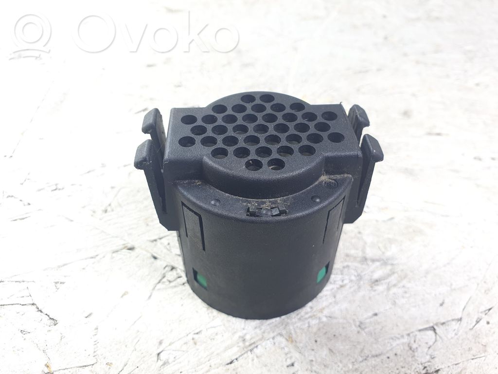 Altavoz del panel   65818360995