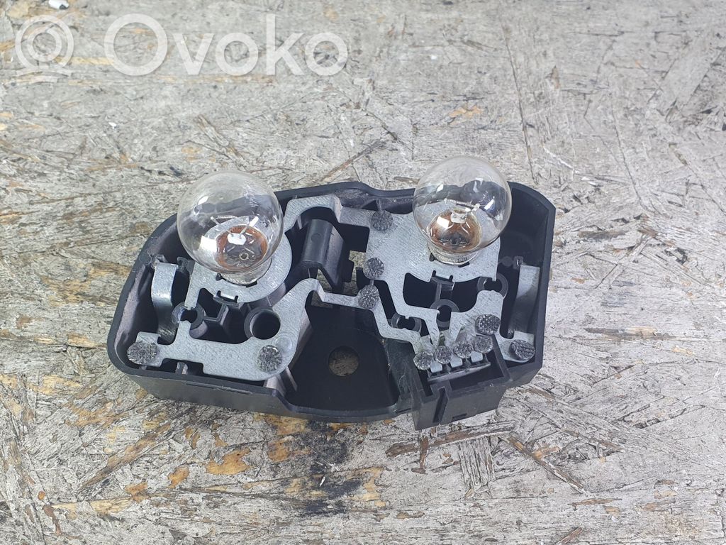 BMW 3 E46 Galinio žibinto detalė 