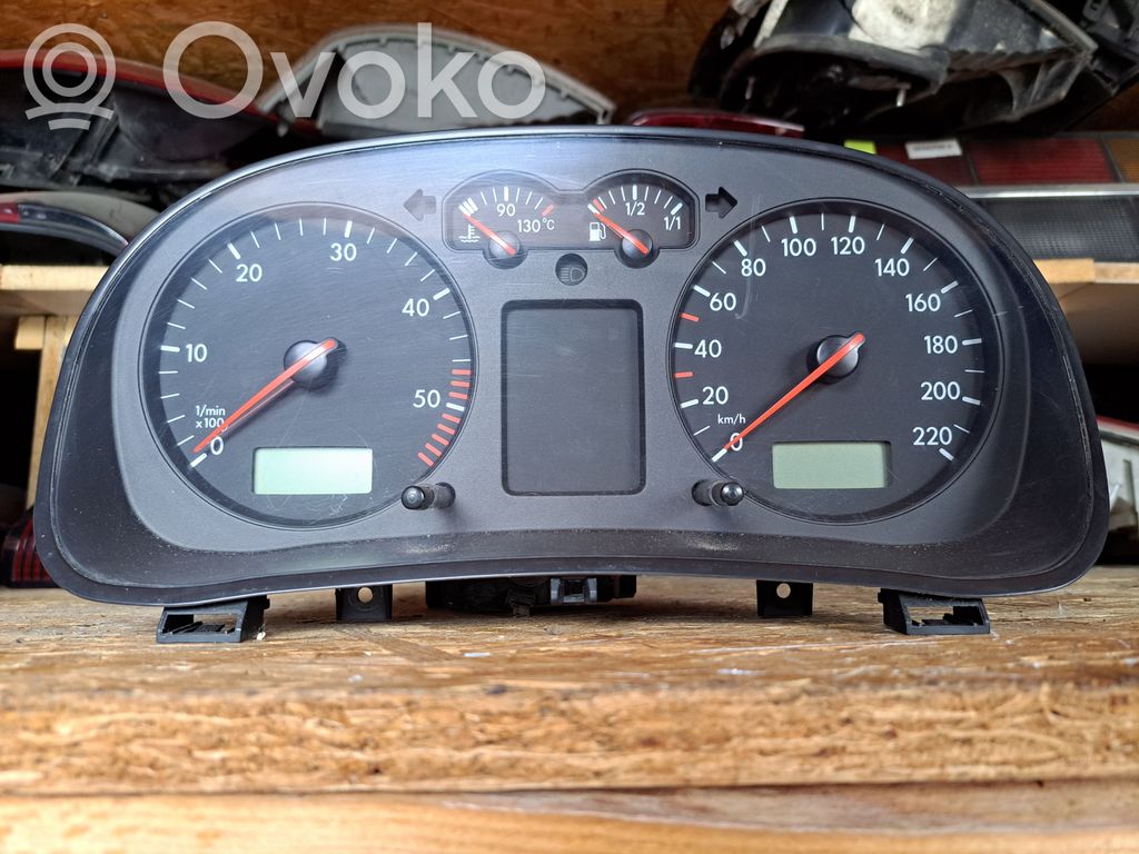 Volkswagen Bora Nopeusmittari (mittaristo) 