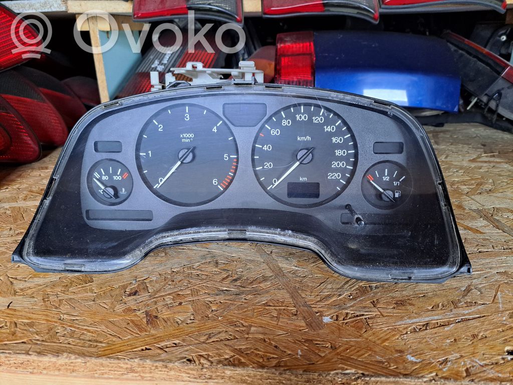 Opel Zafira A Speedometer (instrument cluster) 