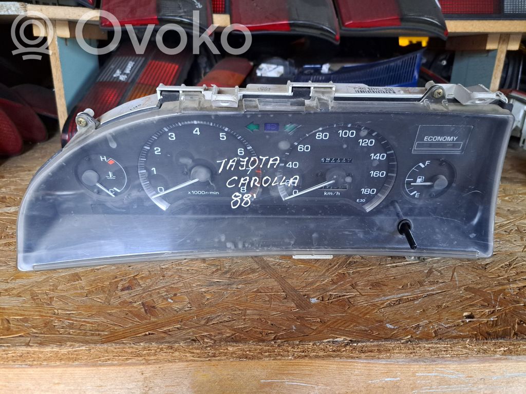 Toyota Corolla E90 Speedometer (instrument cluster) 