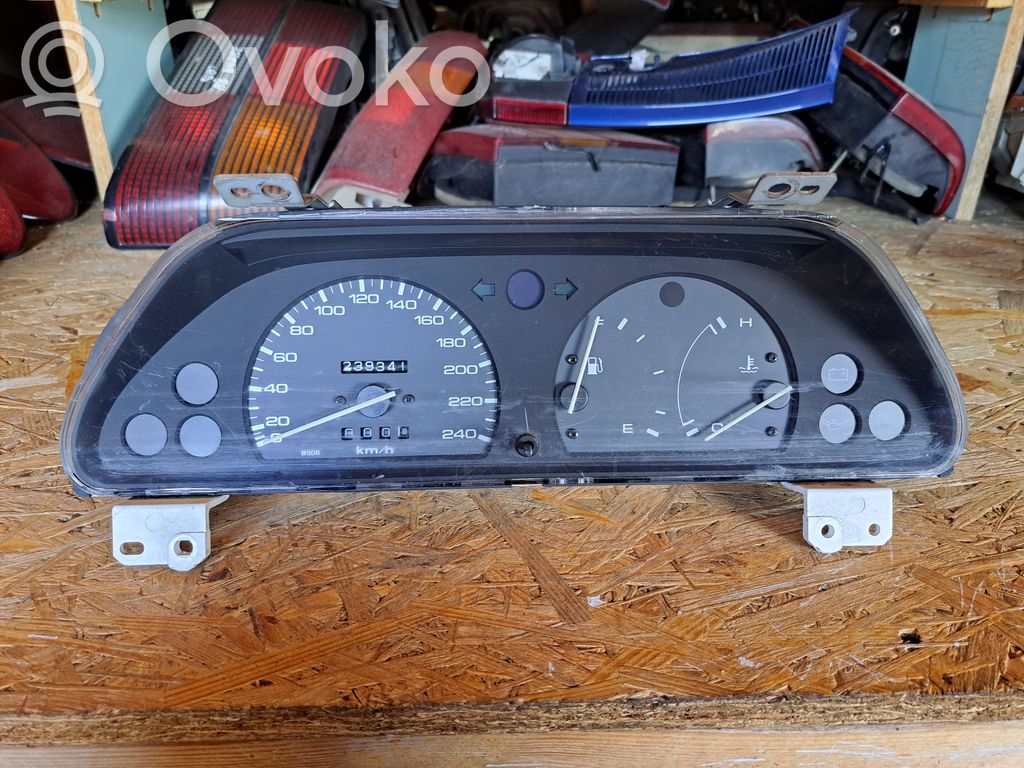 Mazda 323 Speedometer (instrument cluster) 