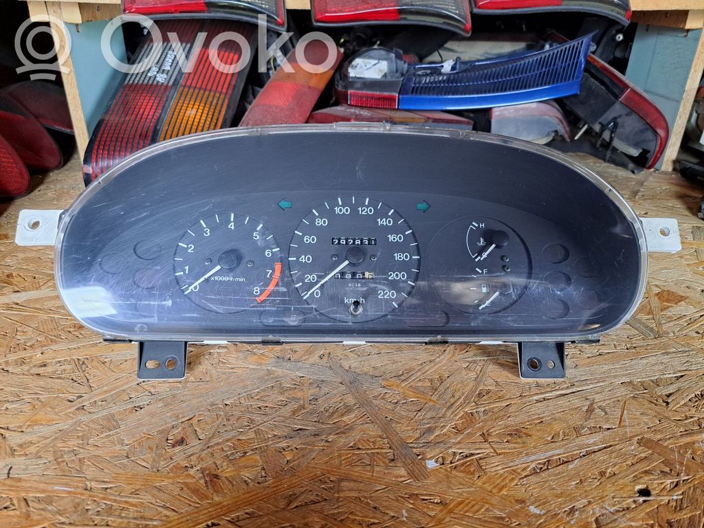 Mazda 323 F Speedometer (instrument cluster) 