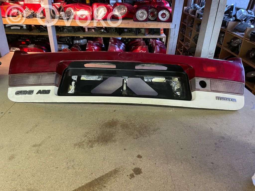 Mazda 626 Éclairage de plaque d'immatriculation 