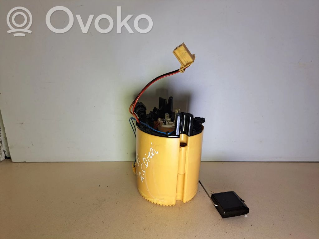 BMW 3 E90 E91 Polttoainesäiliön pumppu 