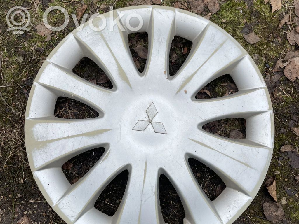Mitsubishi Lancer VIII R15 wheel hub/cap/trim 