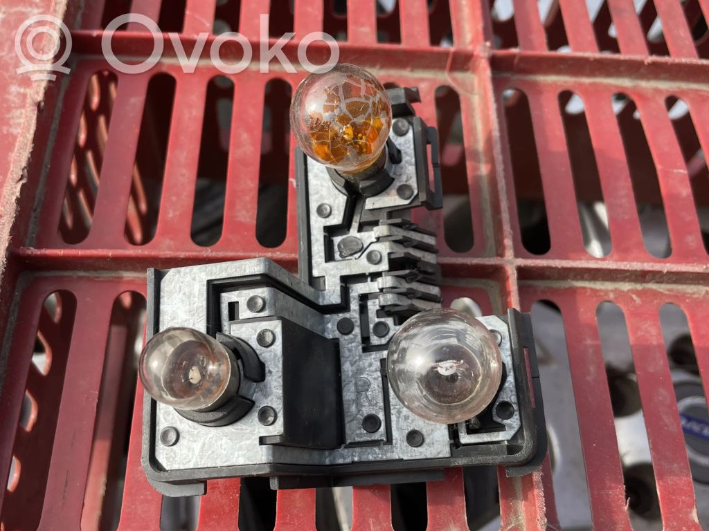 Opel Omega B1 Suport becuri lampă spate 
