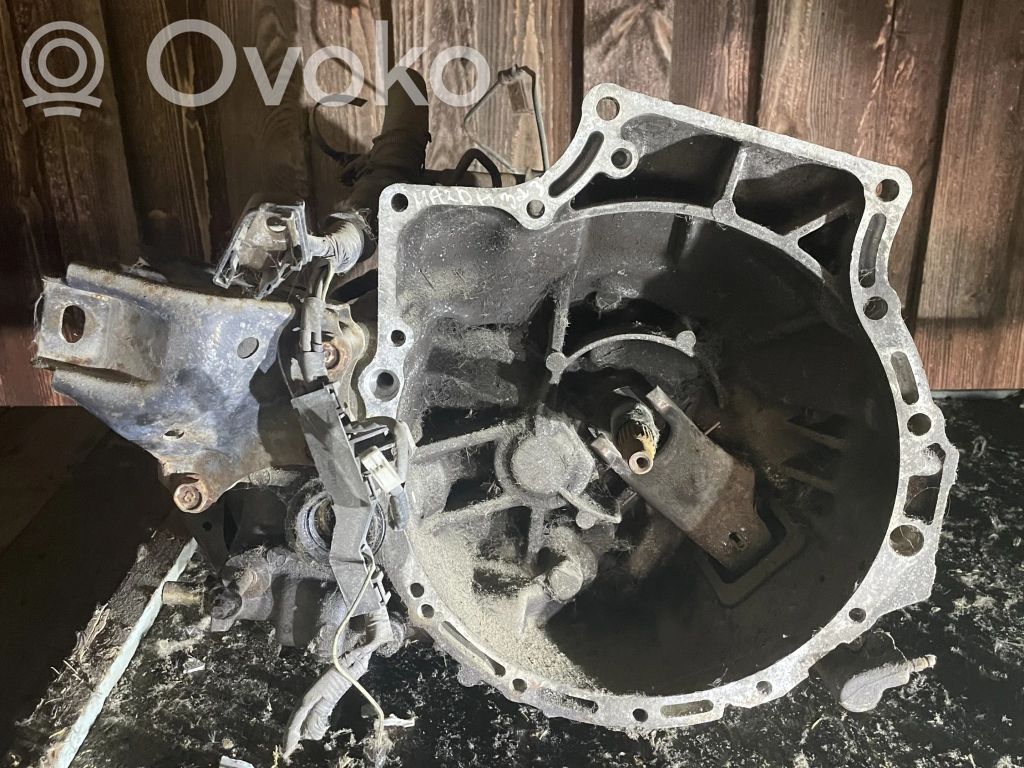 Mazda 323 Caja de cambios manual de 5 velocidades 