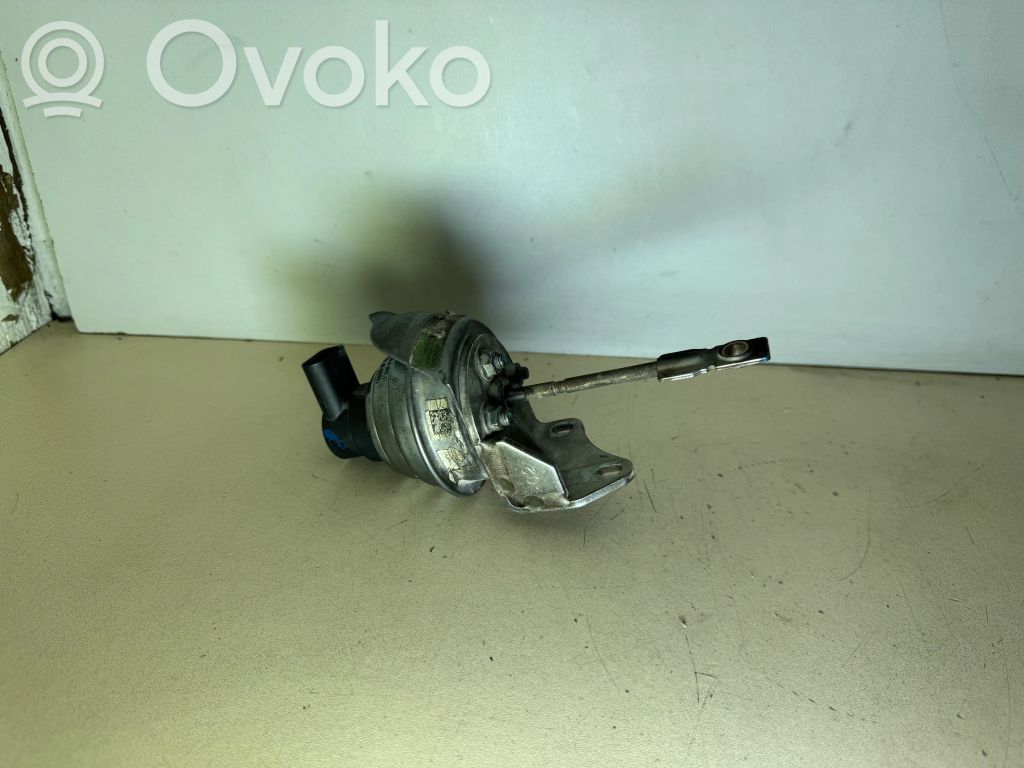 Siłownik / Nastawnik turbiny   79243003,792430,L5040511020,35010060507,769566,7695660005,L50405