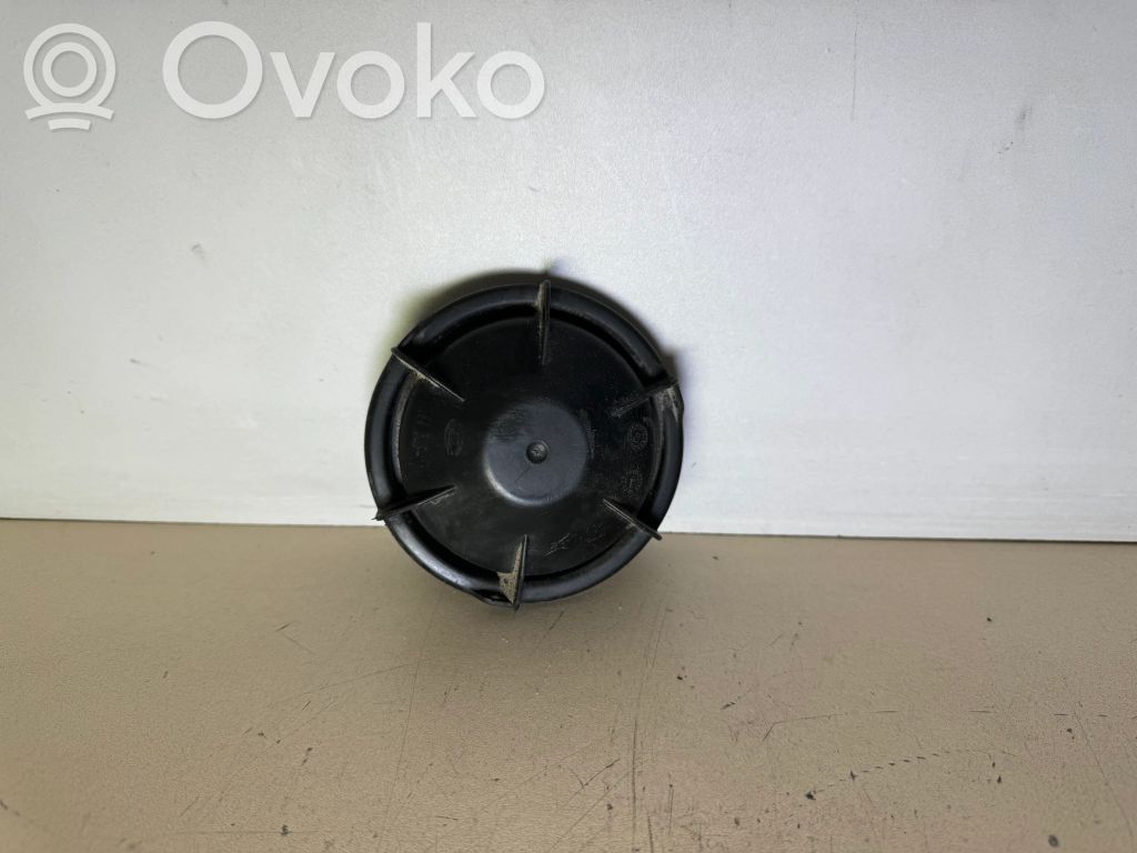 BMW 5 E60 E61 Priekinio žibinto dangtelis 