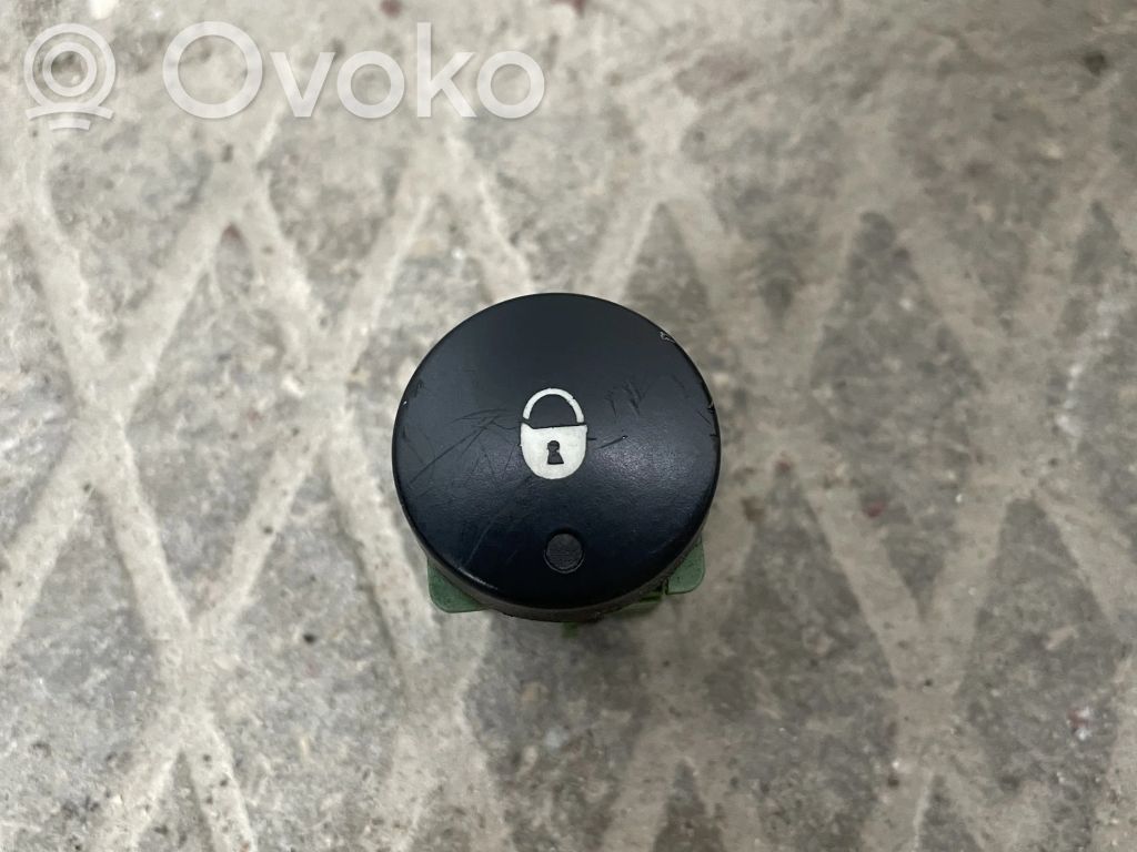 Central locking switch button   9644851477,9644851477