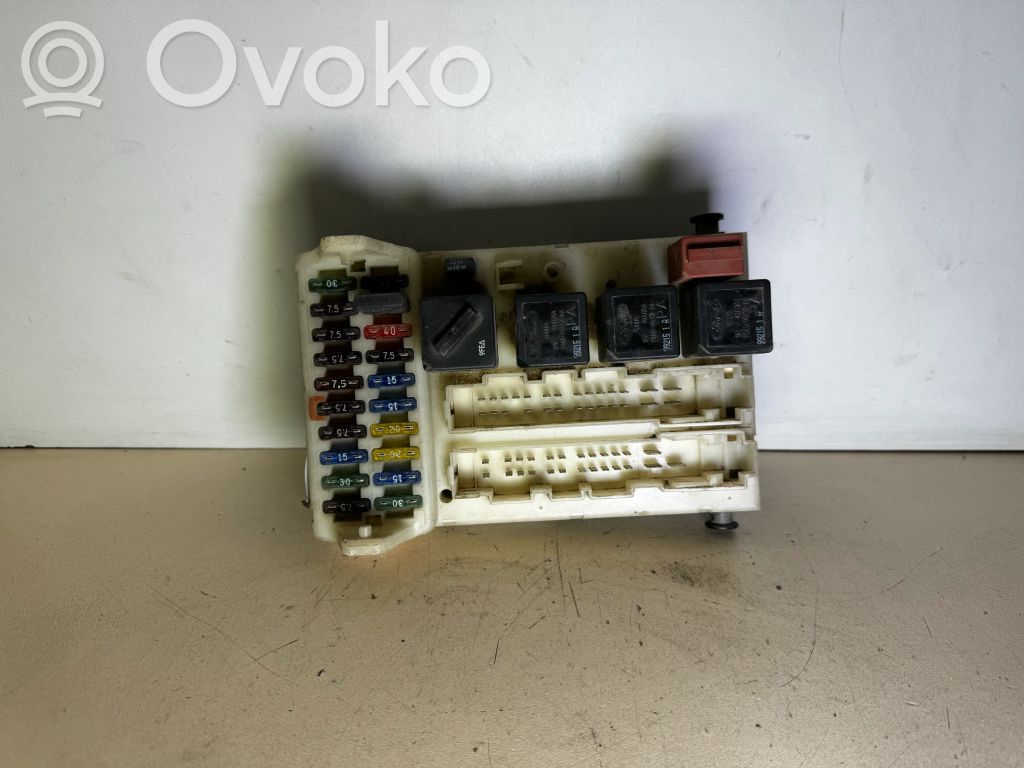 Ford Mondeo MK II Module de fusibles 