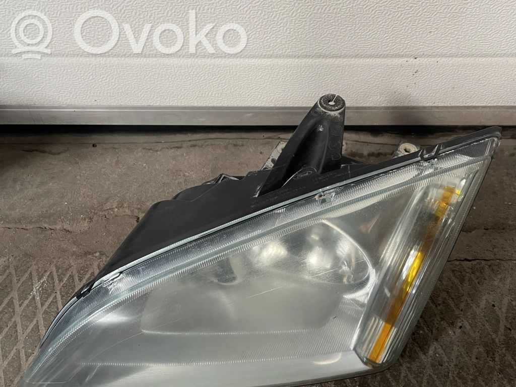 Ford Focus Headlight/headlamp 
