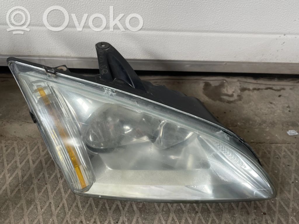 Ford Focus Headlight/headlamp 