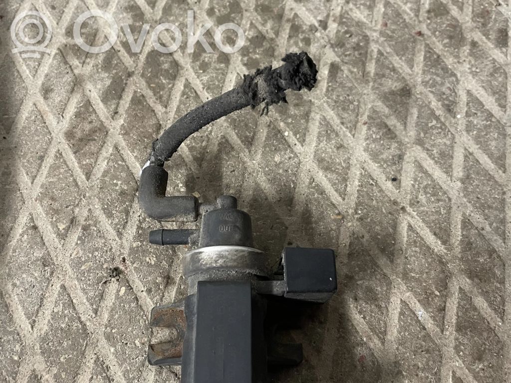 Audi A6 S6 C5 4B Zawór podciśnienia / Elektrozawór turbiny 