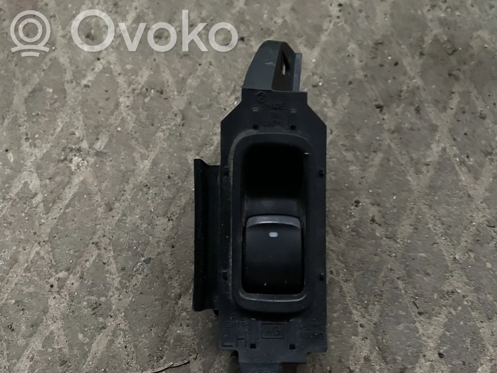 Subaru Outback Electric window control switch 