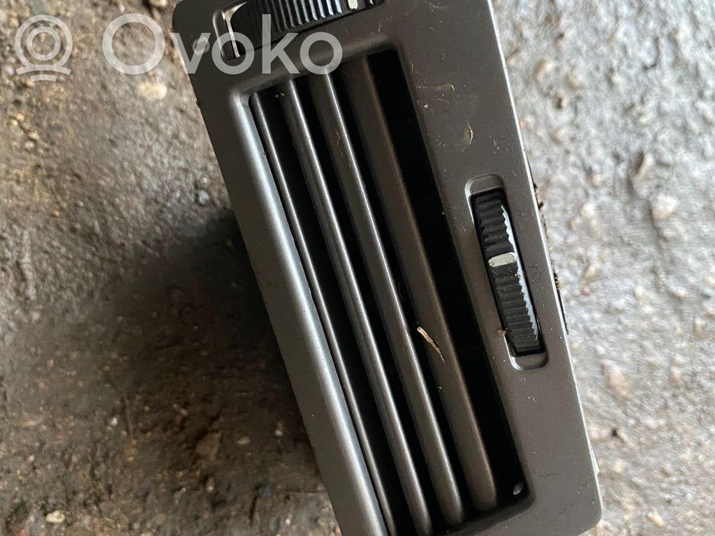 BMW 7 E65 E66 Šoninės oro grotelės 