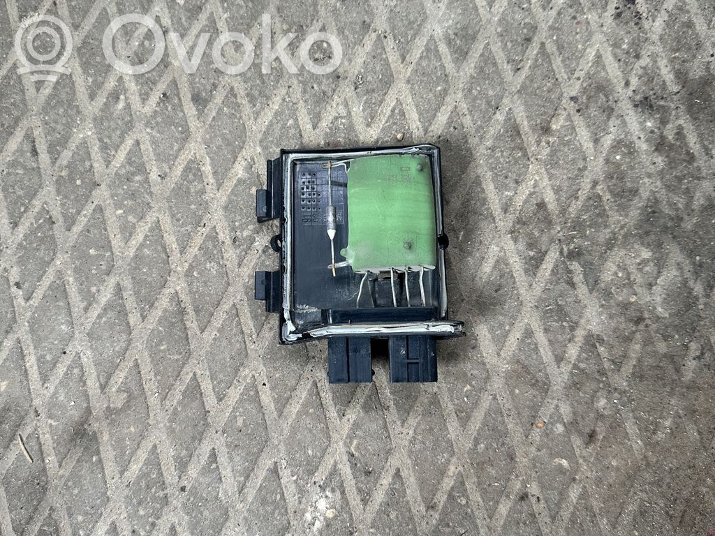 Audi 80 90 S2 B4 Résistance moteur de ventilateur de chauffage 