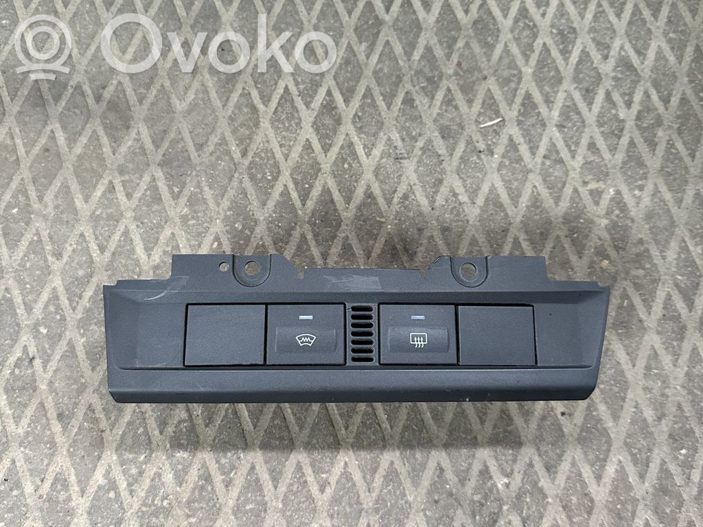 Ford Focus Przycisk / Przełącznik ogrzewania szyby przedniej / czołowej 
