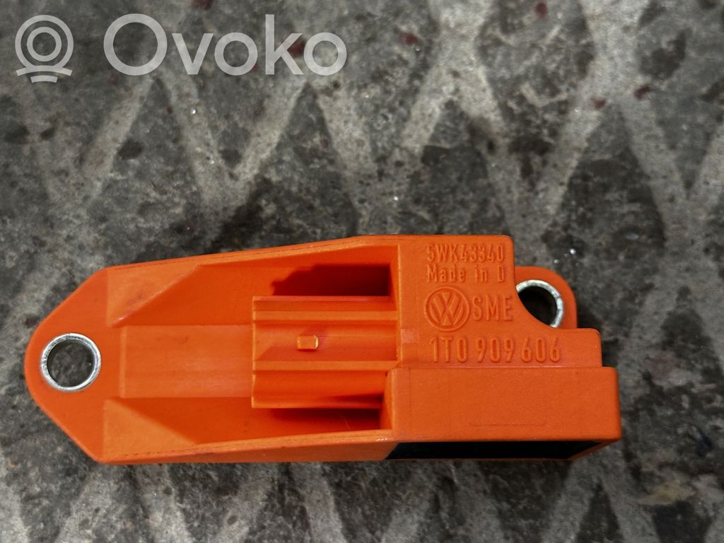 Volkswagen Touran I Airbag deployment crash/impact sensor 