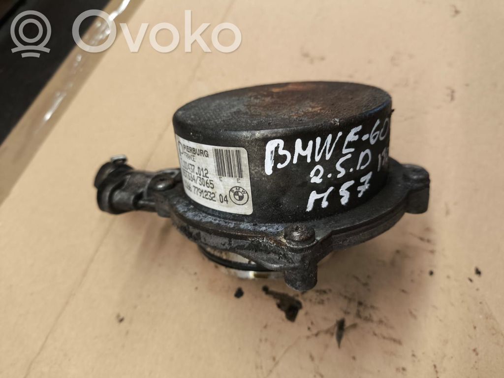 BMW 5 E60 E61 Vakuumo pompa 