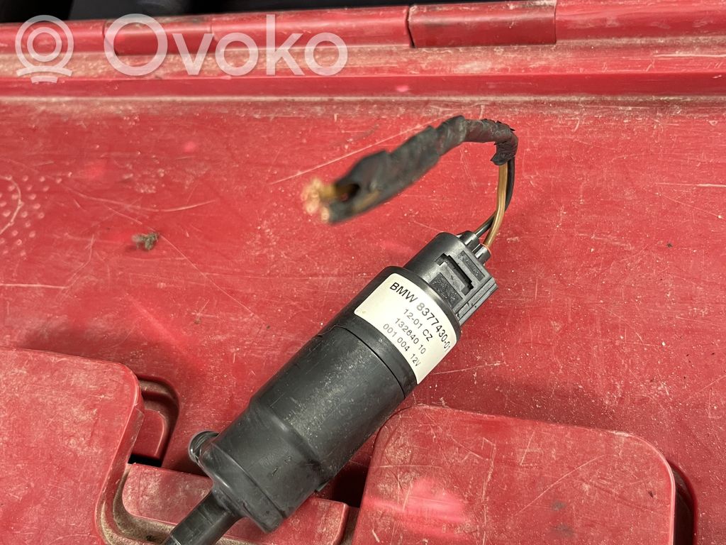 BMW 3 E46 Headlight washer pump 