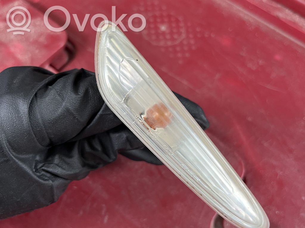BMW 3 E46 Front fender indicator light 
